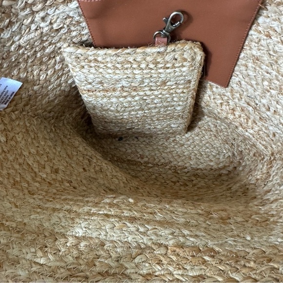 NWOT Jumbo 💯 all natural fiber jute Tote Bag & make up bag perfect size ❤️ - Picture 3 of 7